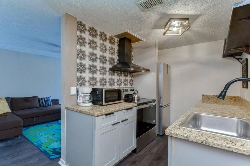 》Executive Apartment Near Armature Works-Room For Six, Full Kitchen《 탬파 외부 사진